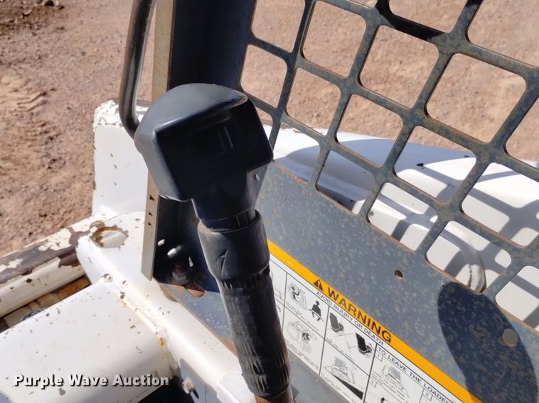 image for item DN6465 1994 Bobcat 853  skid steer loader