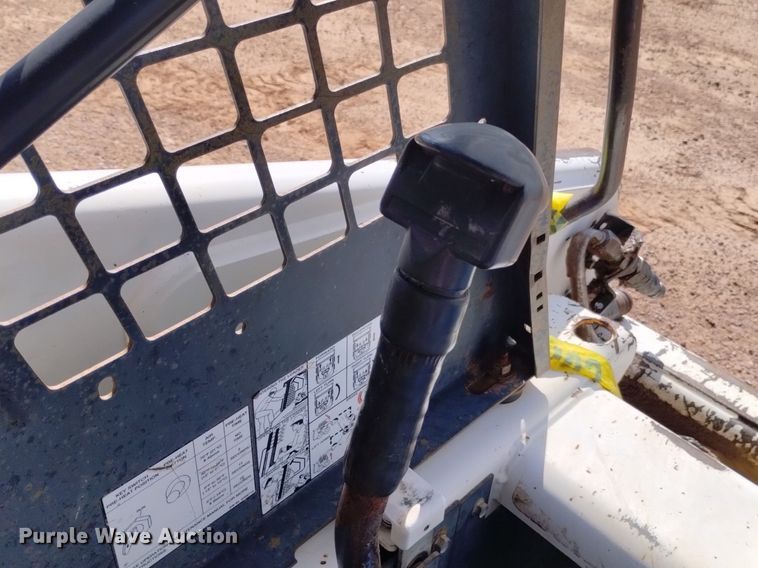 image for item DN6465 1994 Bobcat 853  skid steer loader