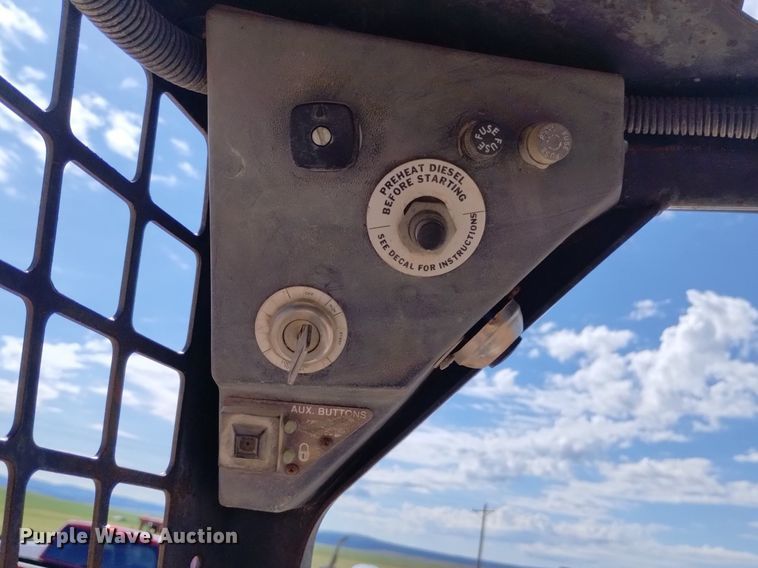 image for item DN6465 1994 Bobcat 853  skid steer loader