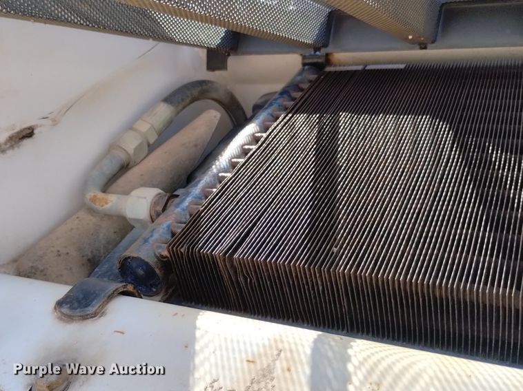 image for item DN6465 1994 Bobcat 853  skid steer loader