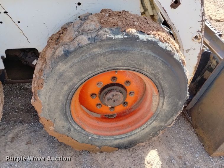 image for item DN6465 1994 Bobcat 853  skid steer loader