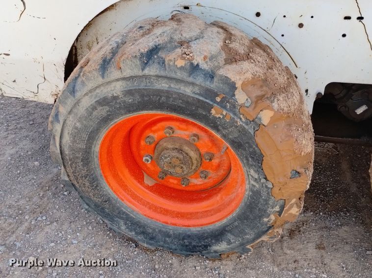 image for item DN6465 1994 Bobcat 853  skid steer loader