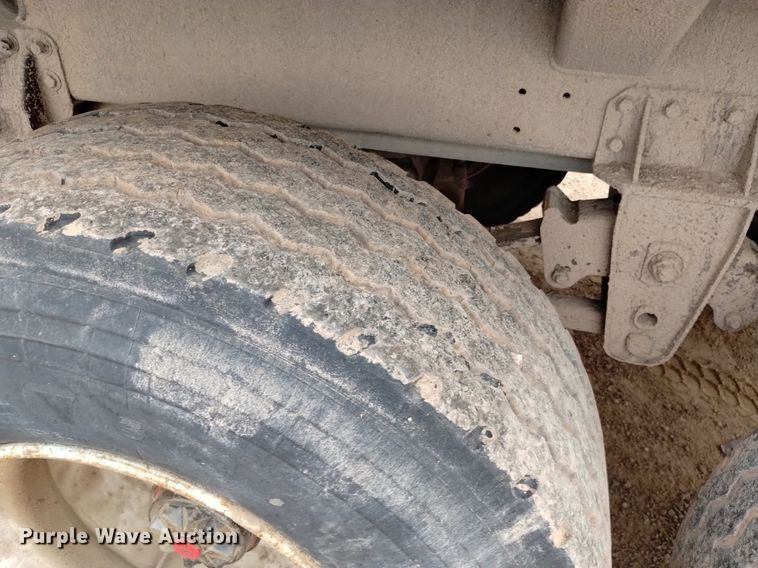 image for item DN6470 1993 Beall BD-N3428-93  bottom dump trailer