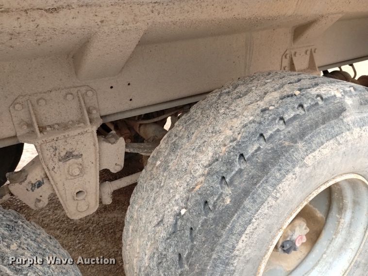 image for item DN6470 1993 Beall BD-N3428-93  bottom dump trailer