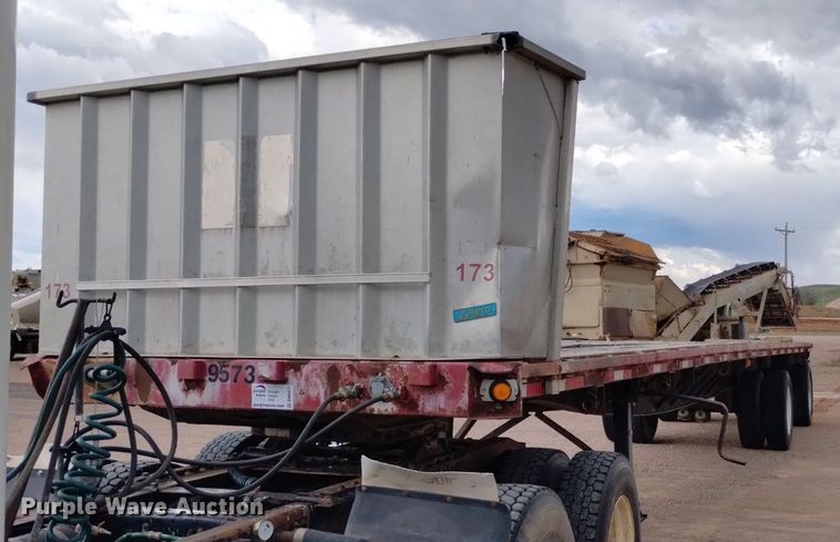 image for item DN6471 1995 Great Dane  flatbed trailer
