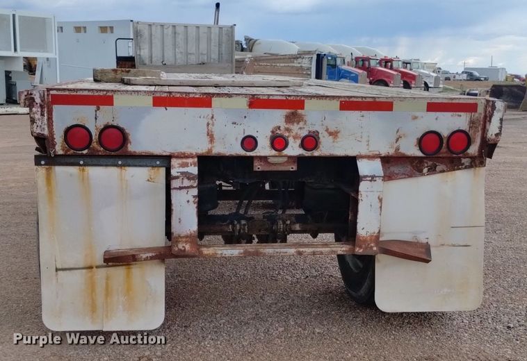image for item DN6471 1995 Great Dane  flatbed trailer