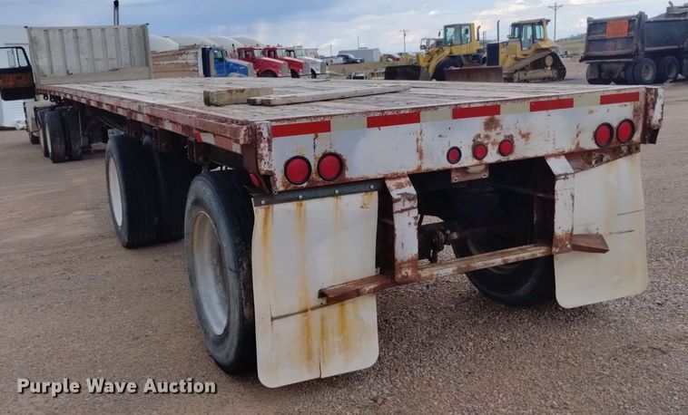 image for item DN6471 1995 Great Dane  flatbed trailer