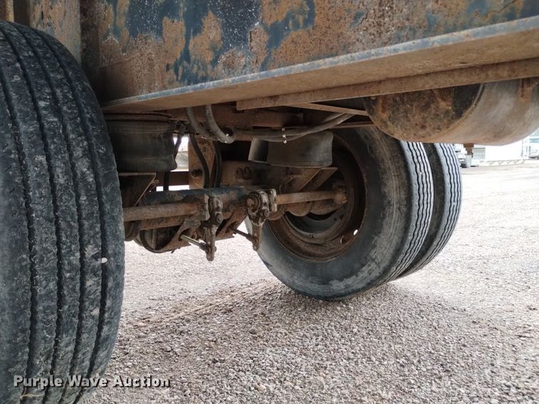 image for item DN6471 1995 Great Dane  flatbed trailer