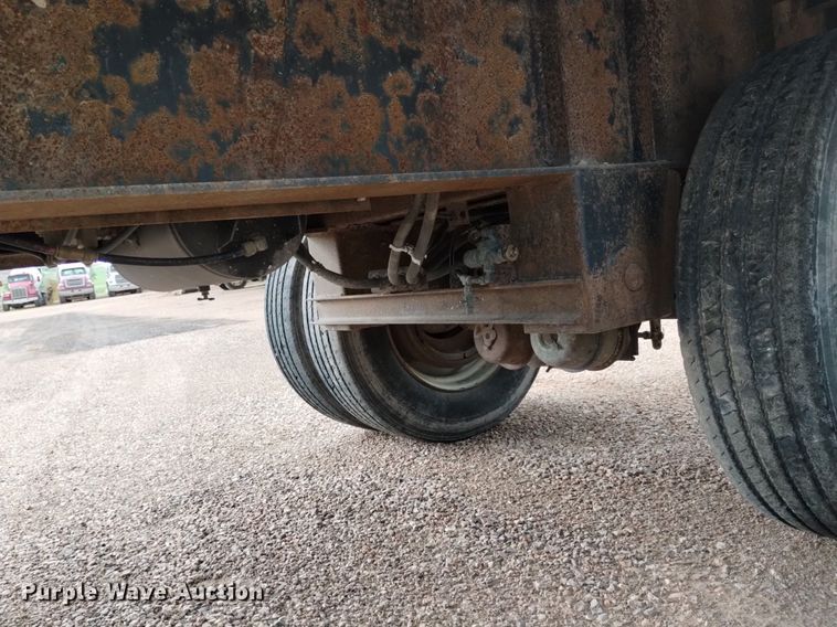 image for item DN6471 1995 Great Dane  flatbed trailer