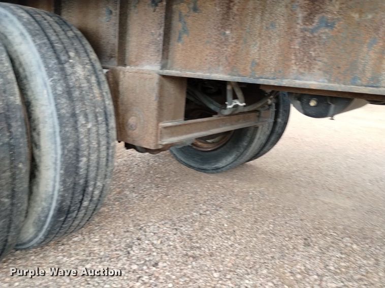 image for item DN6471 1995 Great Dane  flatbed trailer