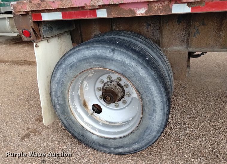 image for item DN6471 1995 Great Dane  flatbed trailer