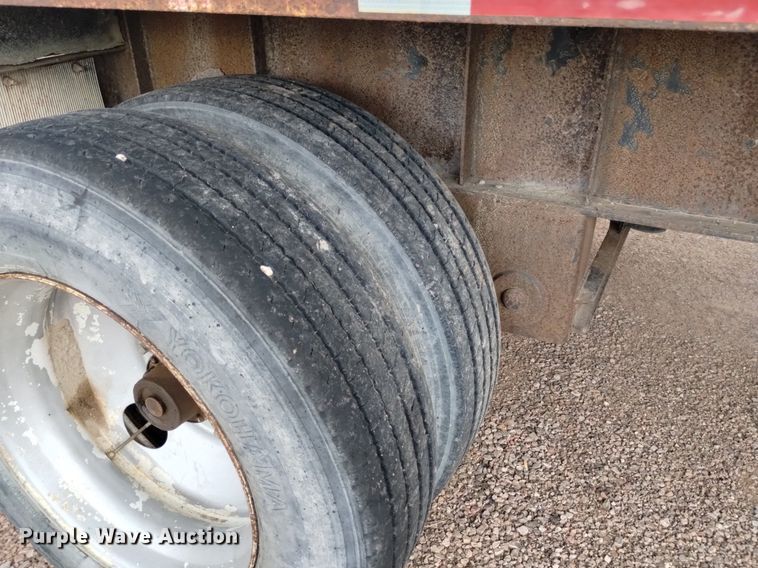 image for item DN6471 1995 Great Dane  flatbed trailer