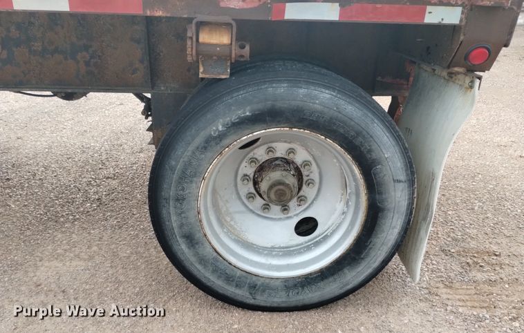 image for item DN6471 1995 Great Dane  flatbed trailer