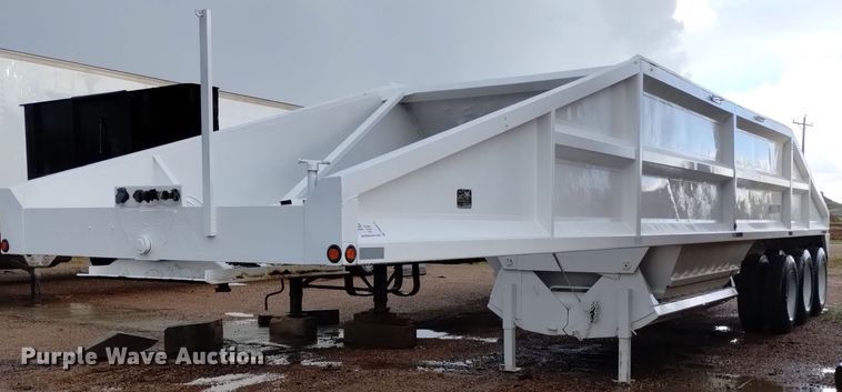 image for item DN6472 2000 Dakota  bottom dump trailer