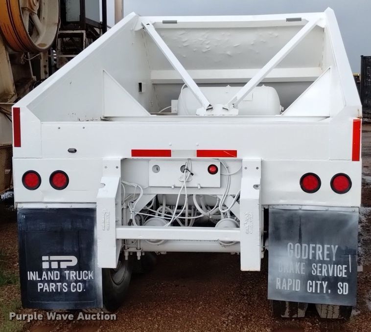 image for item DN6472 2000 Dakota  bottom dump trailer