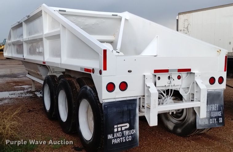 image for item DN6472 2000 Dakota  bottom dump trailer