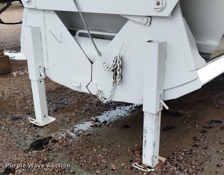 image for item DN6472 2000 Dakota  bottom dump trailer