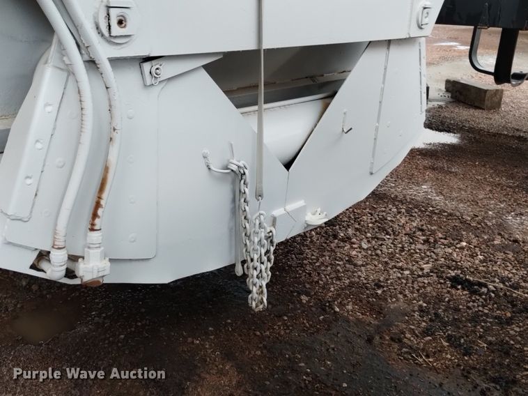 image for item DN6472 2000 Dakota  bottom dump trailer