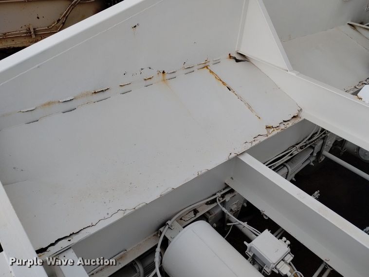 image for item DN6472 2000 Dakota  bottom dump trailer