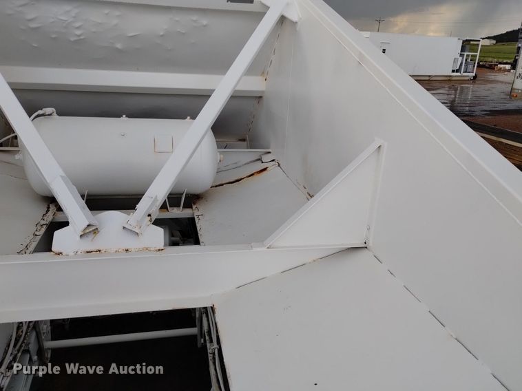 image for item DN6472 2000 Dakota  bottom dump trailer