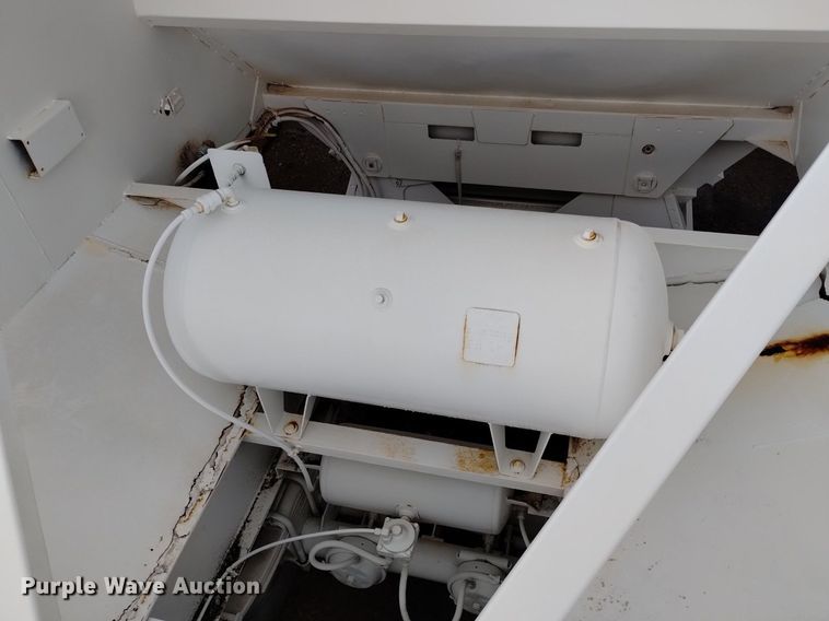 image for item DN6472 2000 Dakota  bottom dump trailer