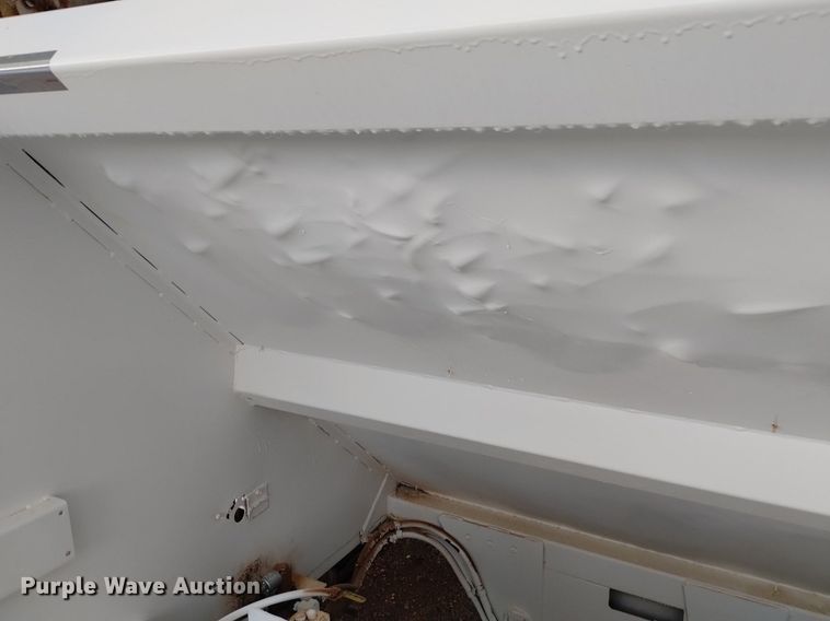 image for item DN6472 2000 Dakota  bottom dump trailer