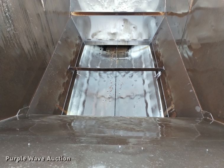 image for item DN6472 2000 Dakota  bottom dump trailer