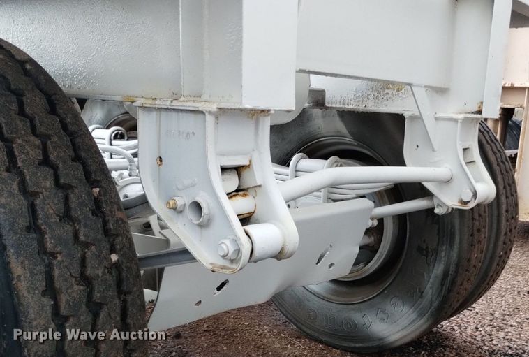 image for item DN6472 2000 Dakota  bottom dump trailer