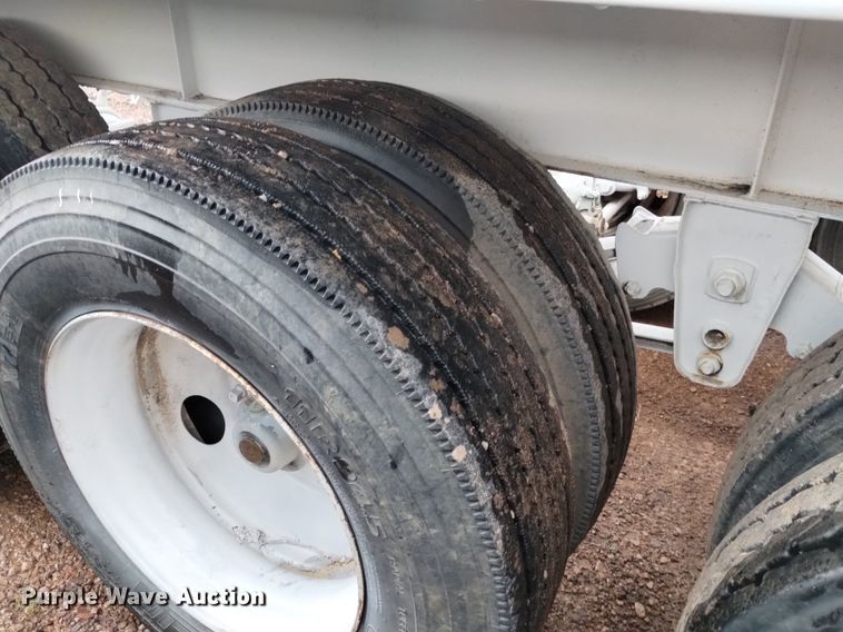 image for item DN6472 2000 Dakota  bottom dump trailer