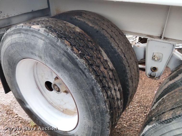 image for item DN6472 2000 Dakota  bottom dump trailer