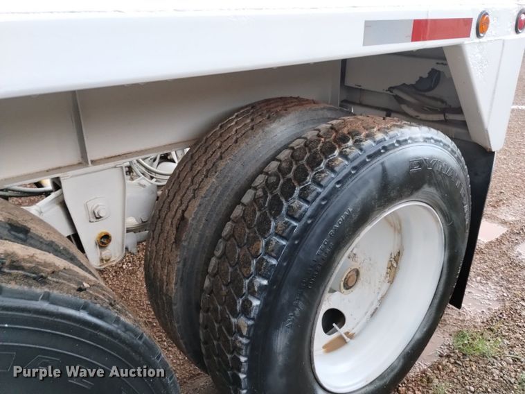 image for item DN6472 2000 Dakota  bottom dump trailer