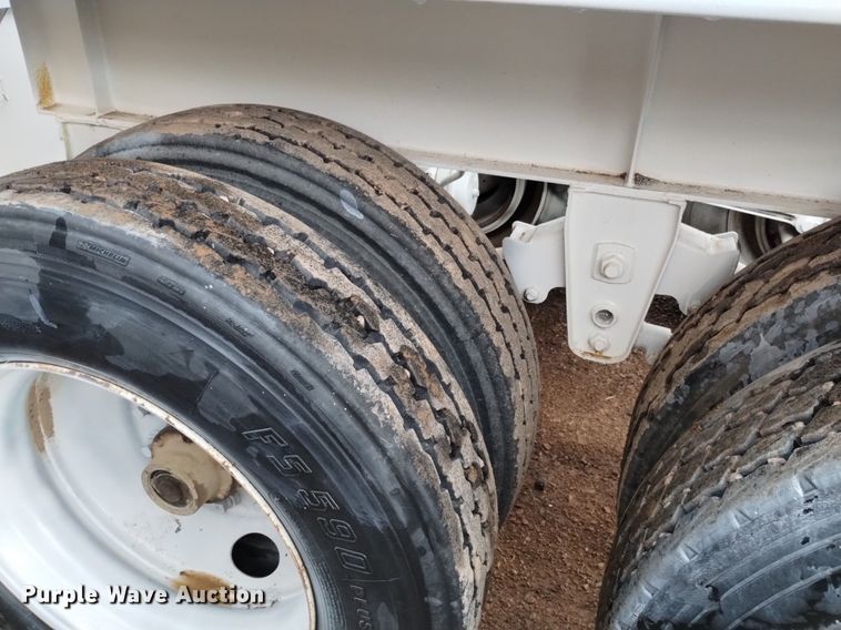 image for item DN6472 2000 Dakota  bottom dump trailer