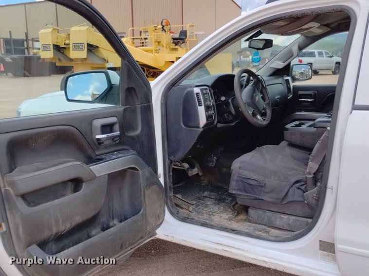 image for item DN6481 2015 Chevrolet Silverado 1500  Crew Cab pickup truck