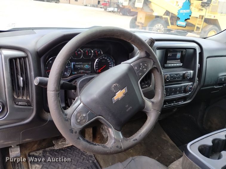 image for item DN6481 2015 Chevrolet Silverado 1500  Crew Cab pickup truck