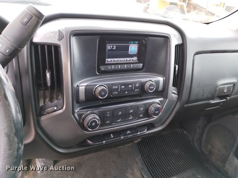 image for item DN6481 2015 Chevrolet Silverado 1500  Crew Cab pickup truck