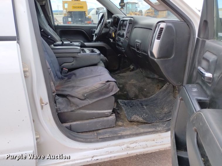 image for item DN6481 2015 Chevrolet Silverado 1500  Crew Cab pickup truck