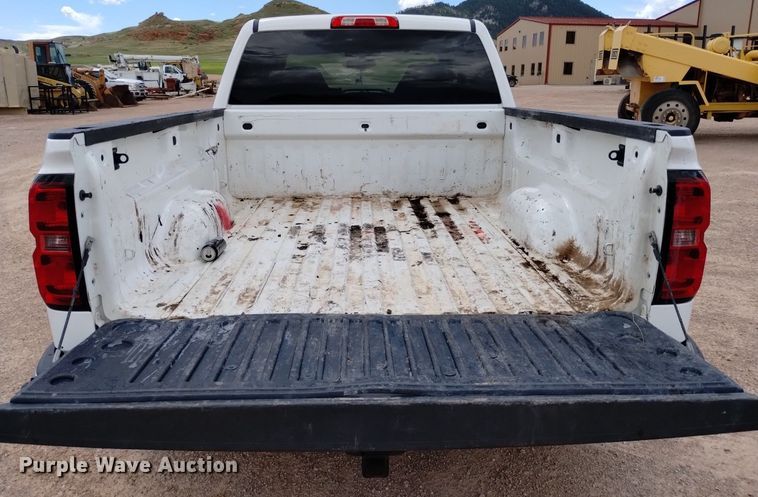 image for item DN6481 2015 Chevrolet Silverado 1500  Crew Cab pickup truck