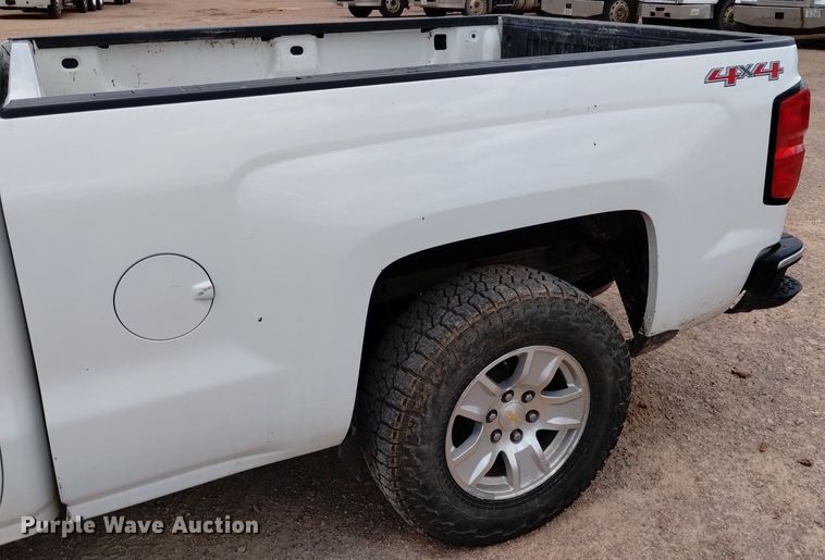 image for item DN6481 2015 Chevrolet Silverado 1500  Crew Cab pickup truck