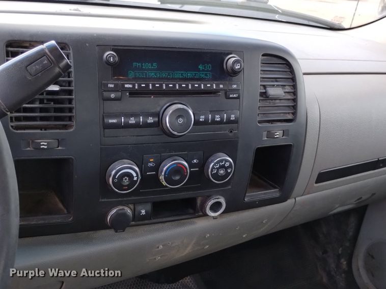 image for item DN6483 2011 Chevrolet Silverado 2500HD  Crew Cab pickup truck