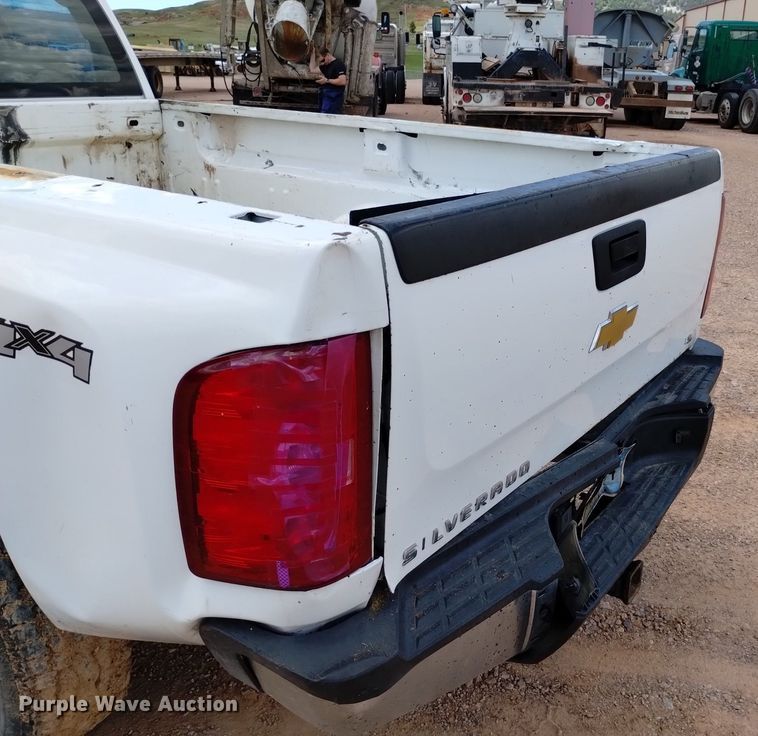 image for item DN6483 2011 Chevrolet Silverado 2500HD  Crew Cab pickup truck