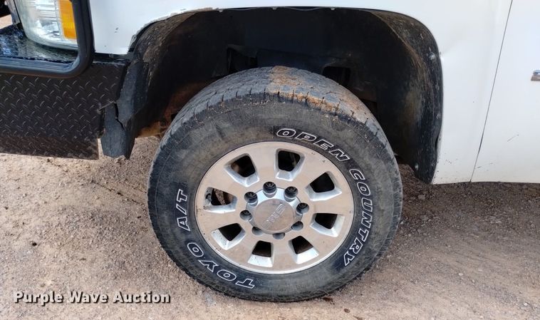 image for item DN6483 2011 Chevrolet Silverado 2500HD  Crew Cab pickup truck