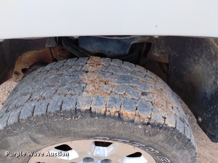 image for item DN6483 2011 Chevrolet Silverado 2500HD  Crew Cab pickup truck