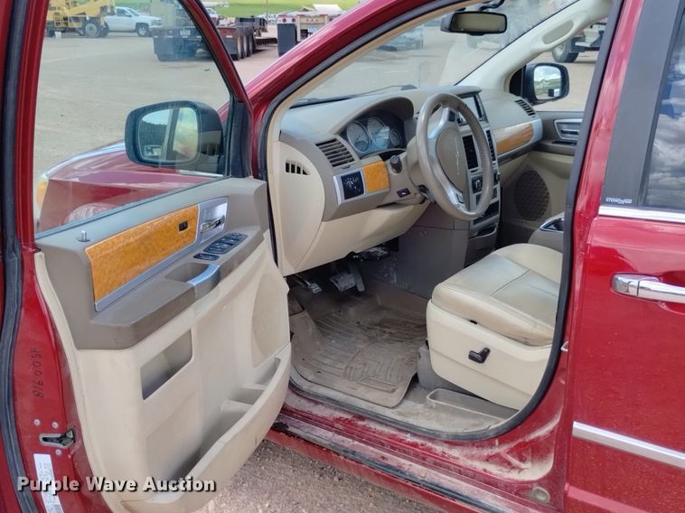 image for item DN6484 2009 Chrysler Town & Country Limited  van