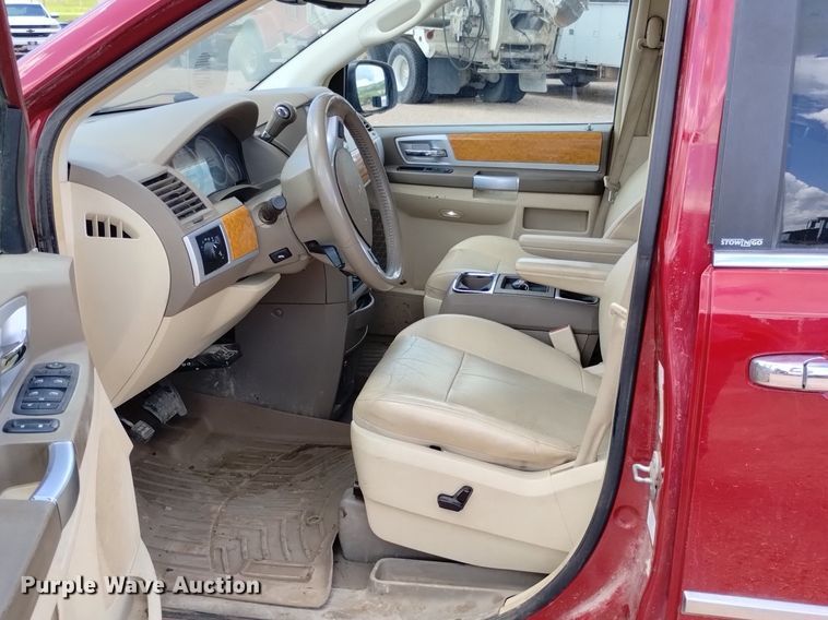 image for item DN6484 2009 Chrysler Town & Country Limited  van