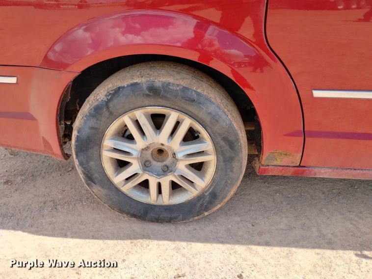 image for item DN6484 2009 Chrysler Town & Country Limited  van