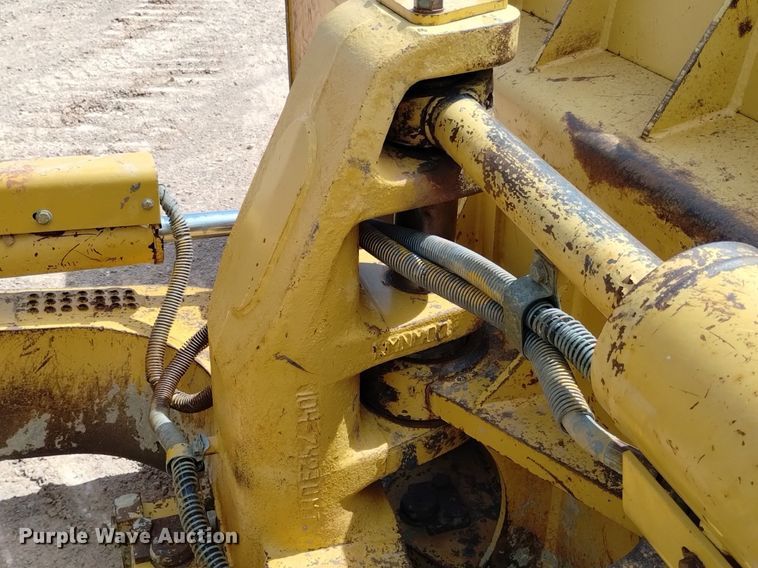 image for item DN6486 1999 Caterpillar D6M LGP  dozer