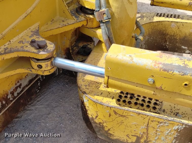 image for item DN6486 1999 Caterpillar D6M LGP  dozer