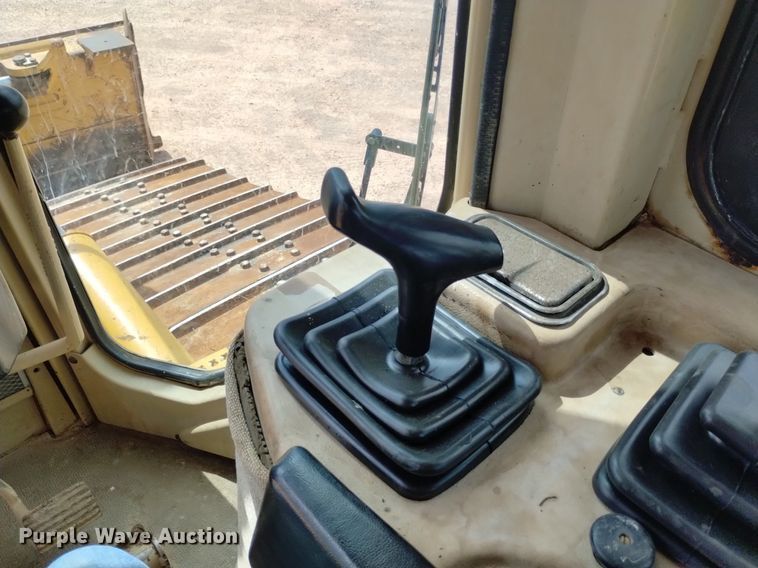 image for item DN6486 1999 Caterpillar D6M LGP  dozer