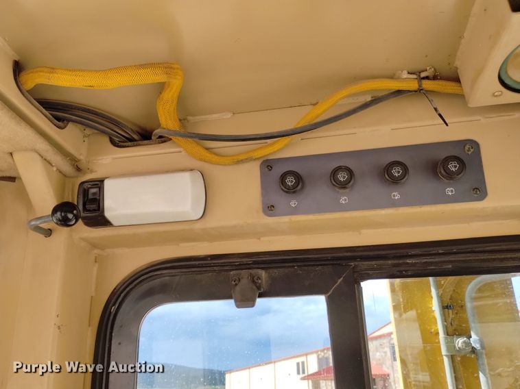 image for item DN6486 1999 Caterpillar D6M LGP  dozer