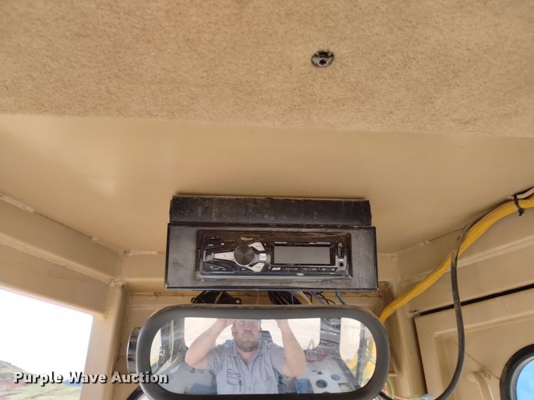 image for item DN6486 1999 Caterpillar D6M LGP  dozer